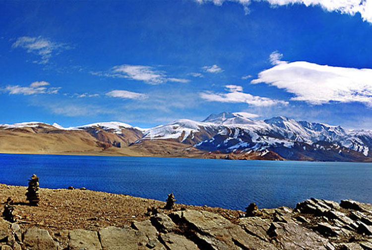 Tso Moriri Lake and mountains